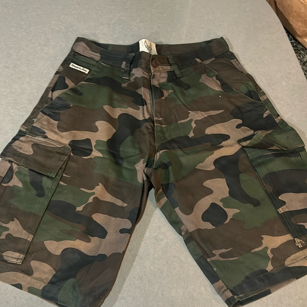 COPY - Camo cargo shorts